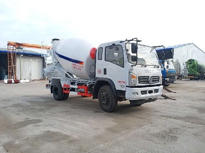 城市建设的灵动脉搏 评测茂名东风5方小型搅拌车