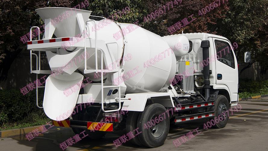 右驾小型搅拌车 灵活高效的工程建设利器